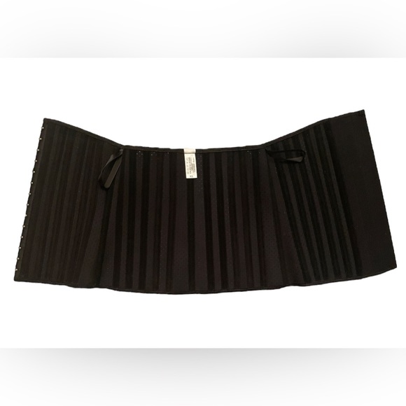 NWT Perforated Waist Trainer - Picture 3 of 6